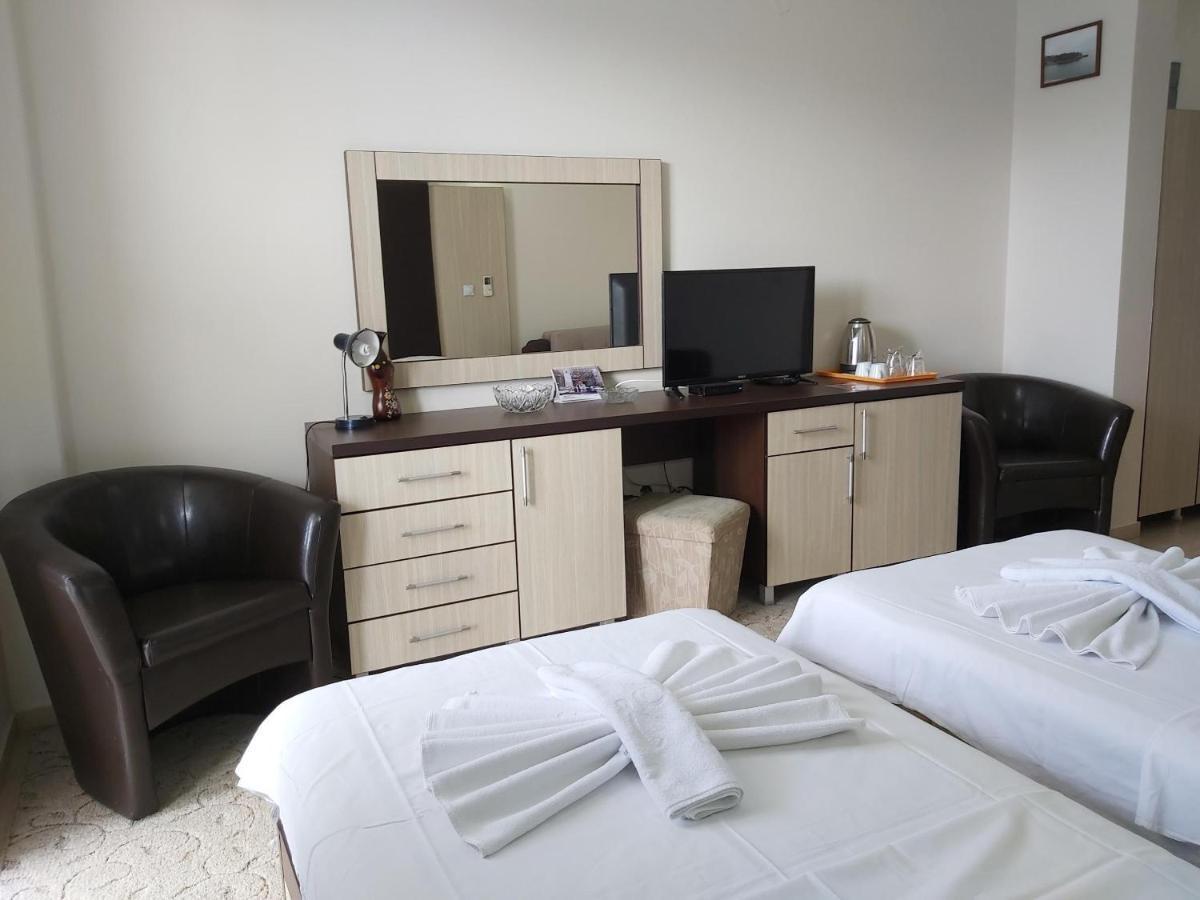 Hotel Zan Ulcinj Zewnętrze zdjęcie