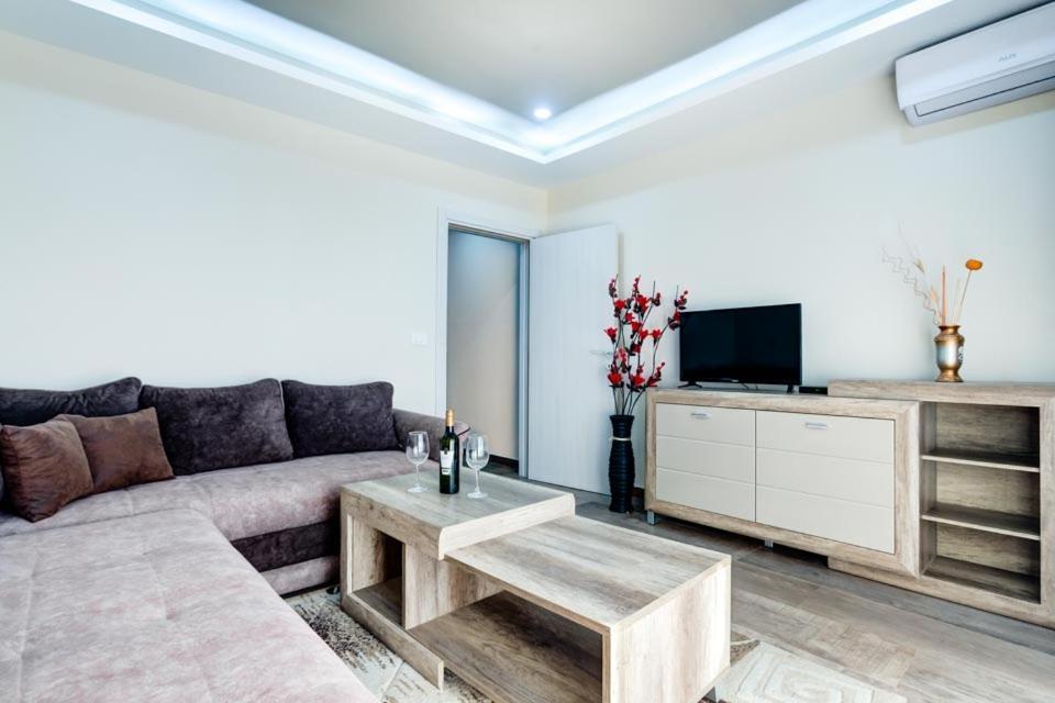 Hotel Zan Ulcinj Zewnętrze zdjęcie